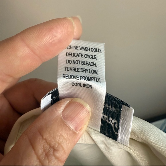 Anthony Richards Button-Up Blouse with Floral Embroidery - Picture 6 of 8